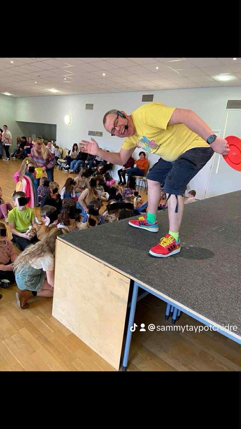 Sammy Taypot live at a children's party – entertainer West Midlands